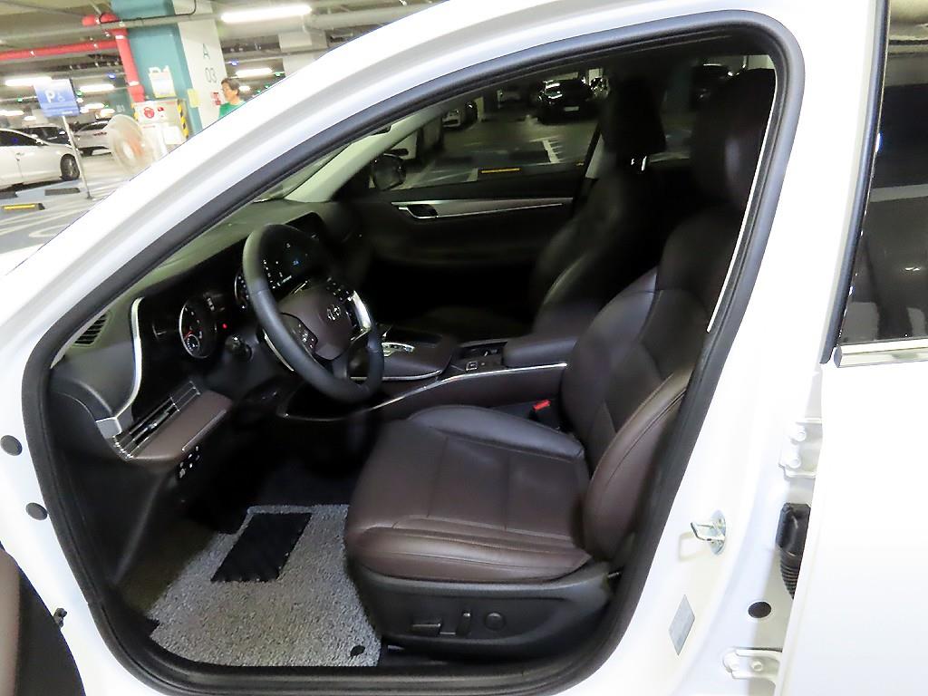 HYUNDAI Grandeur - Vista 6
