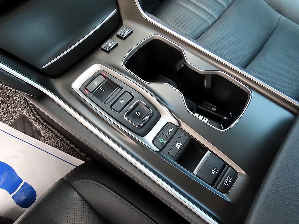 Honda Accord - Vista 10