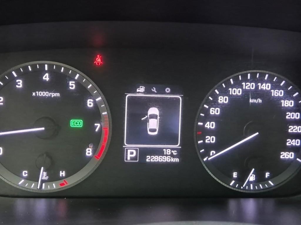 HYUNDAI Sonata - Vista 5