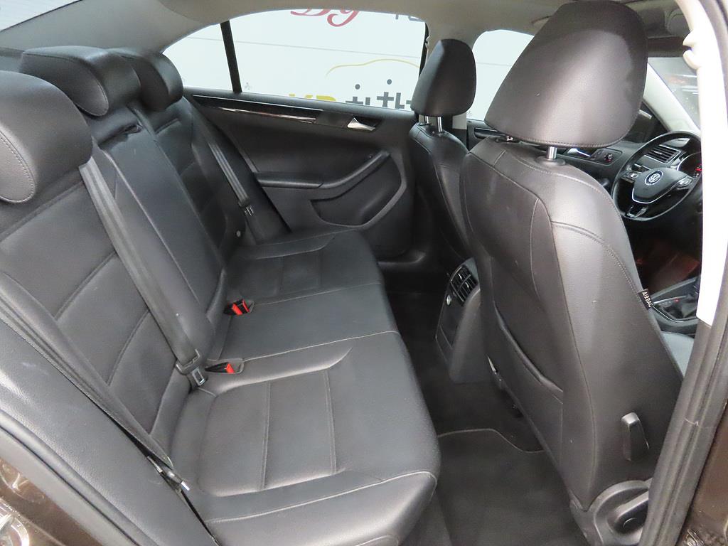 Volkswagen Jetta - Vista 6