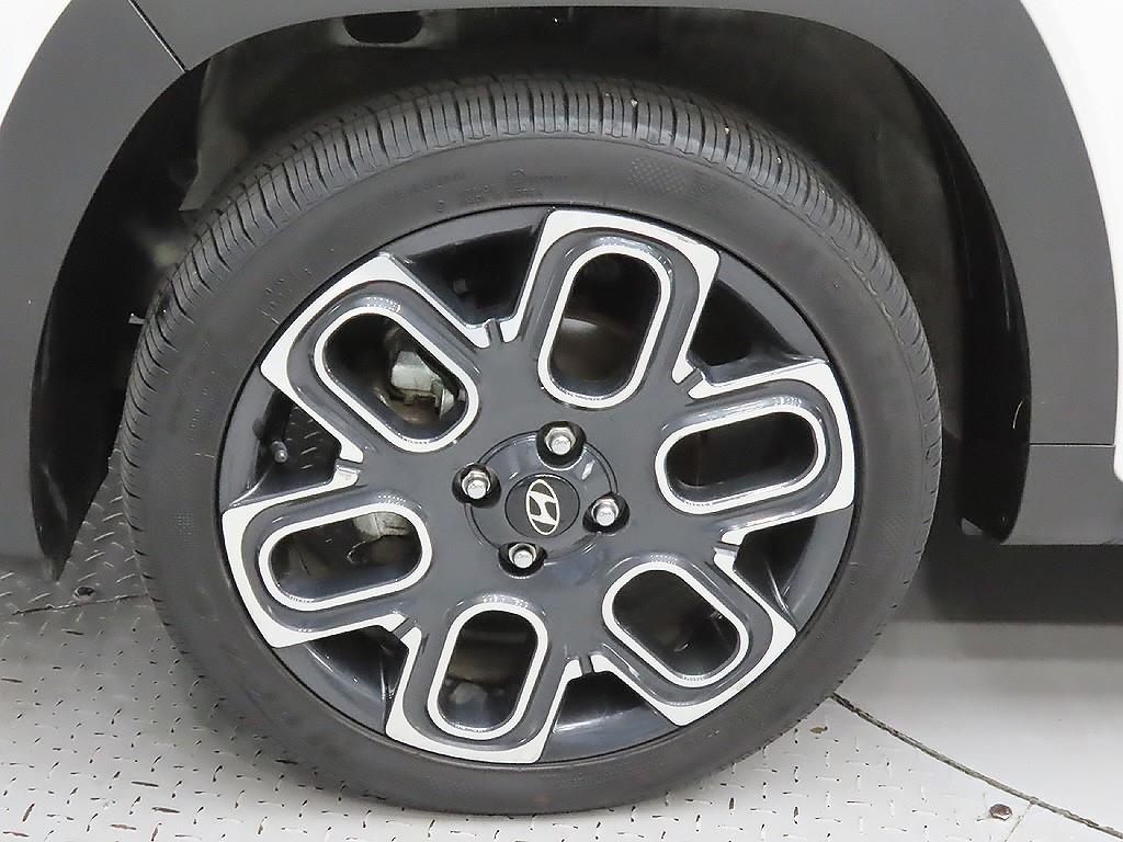 HYUNDAI Casper - Vista 9