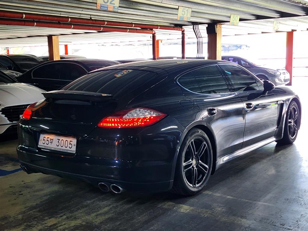 Porsche Panamera - Vista 3