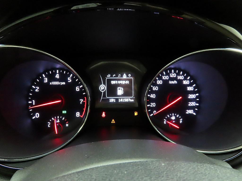 KIA Carnival - Vista 6