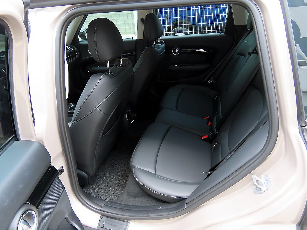 Mini Clubman - Vista 6