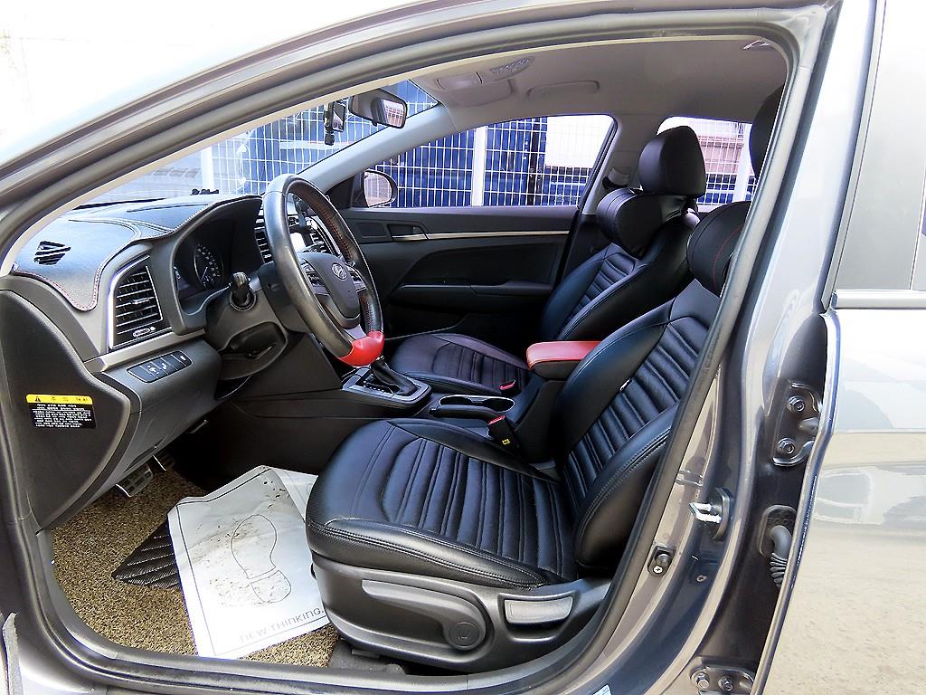 HYUNDAI Avante - Vista 5