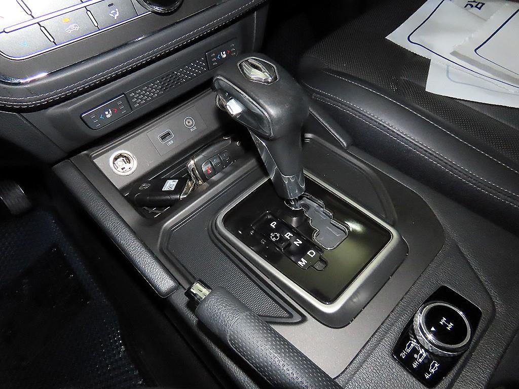 Ssangyong Rexton - Vista 12