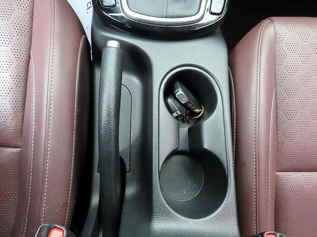 KIA Seltos - Vista 12