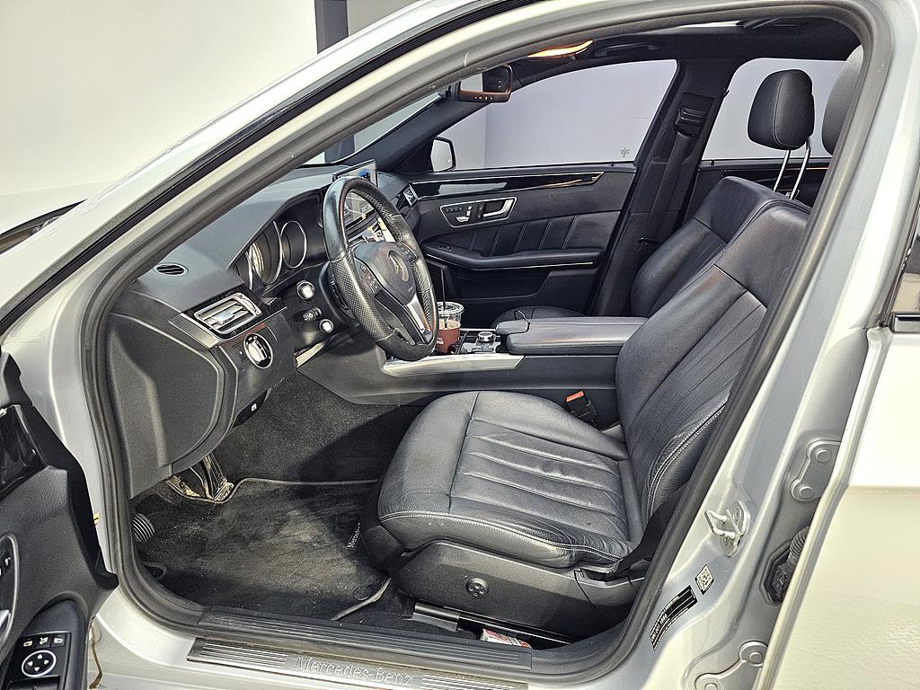 Mercedes Benz E class - Vista 8