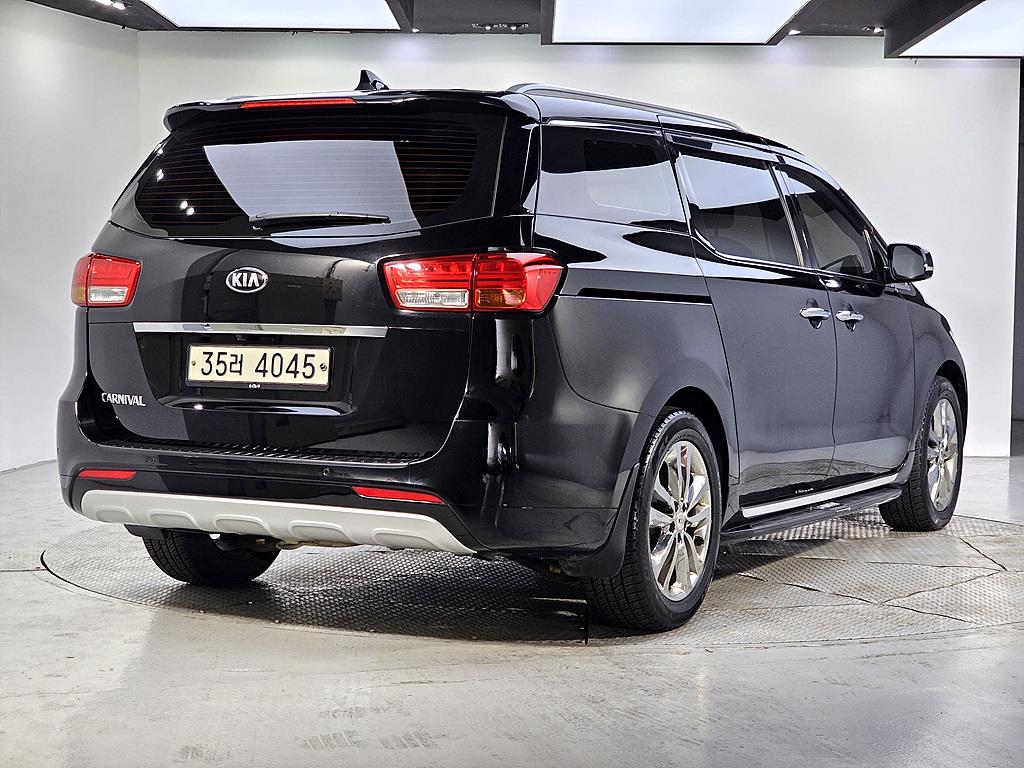 KIA Carnival - Vista 4