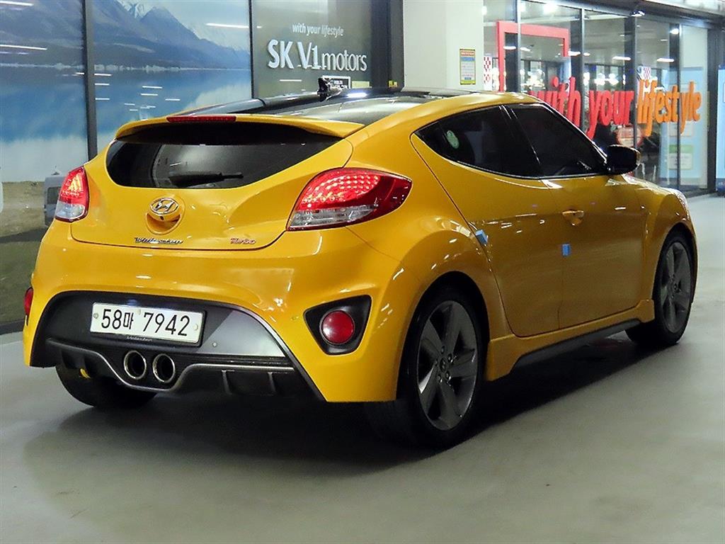 HYUNDAI Veloster - Vista 4