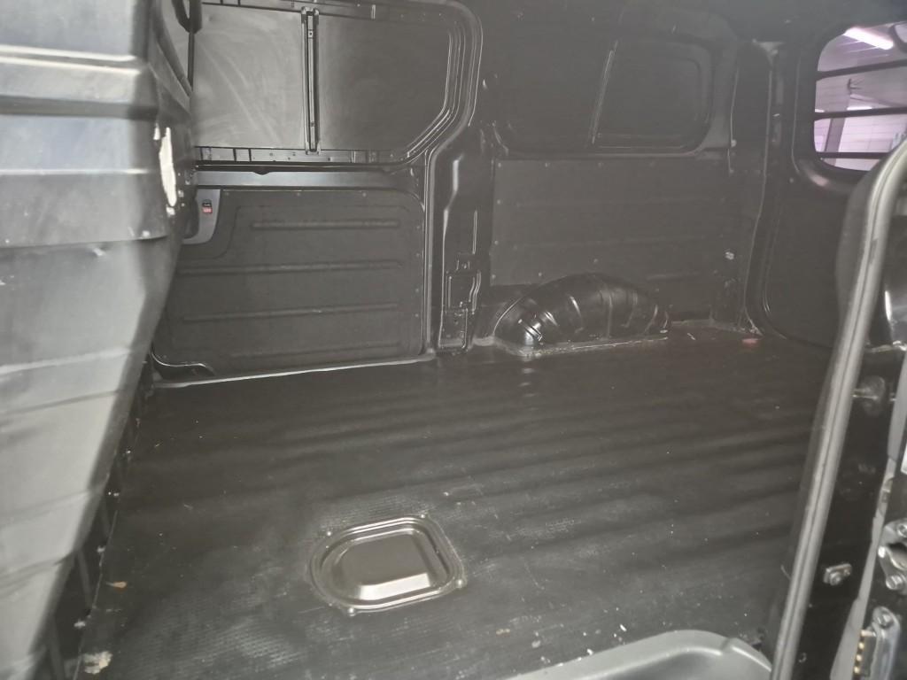 HYUNDAI Starex 2015 Negro - Importación desde Corea - HF Imports Iquique - Foto 13