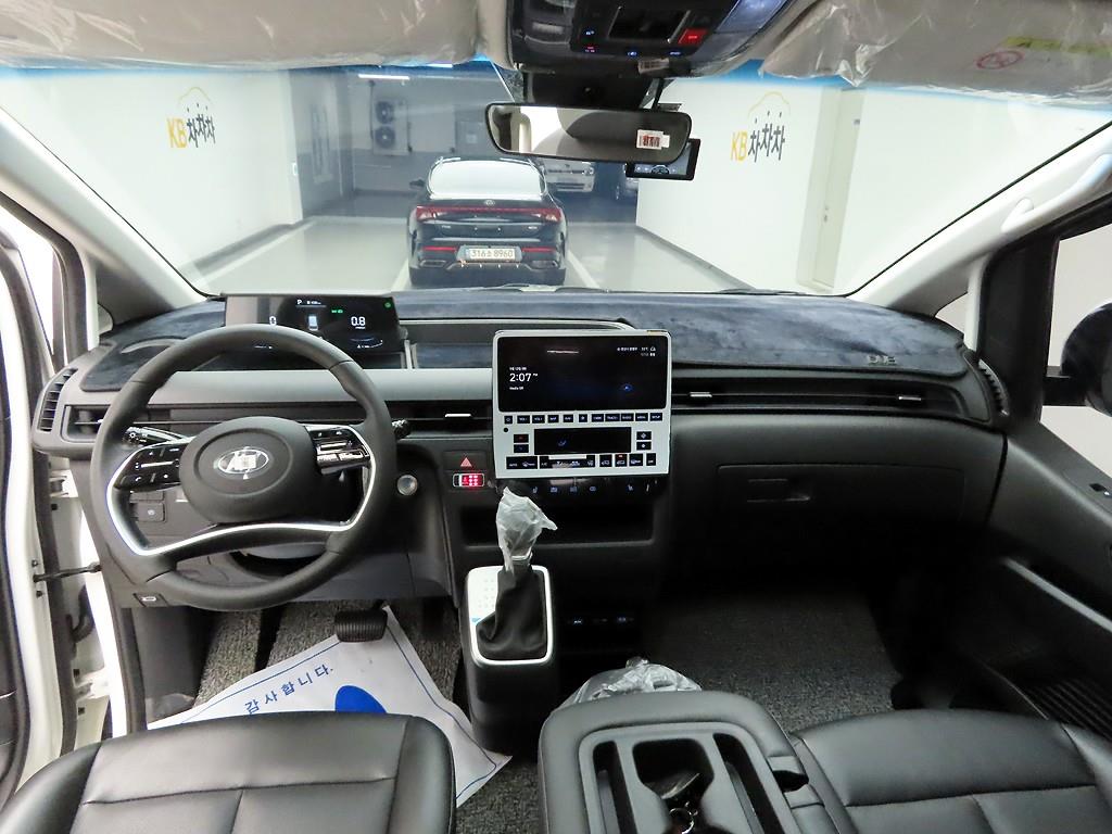 HYUNDAI Staria - Vista 6
