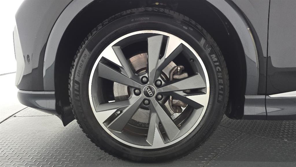 Audi Q4 - Vista 5