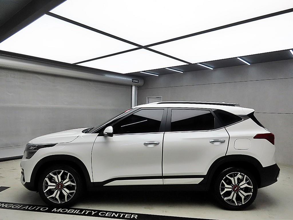 KIA Seltos - Vista 4