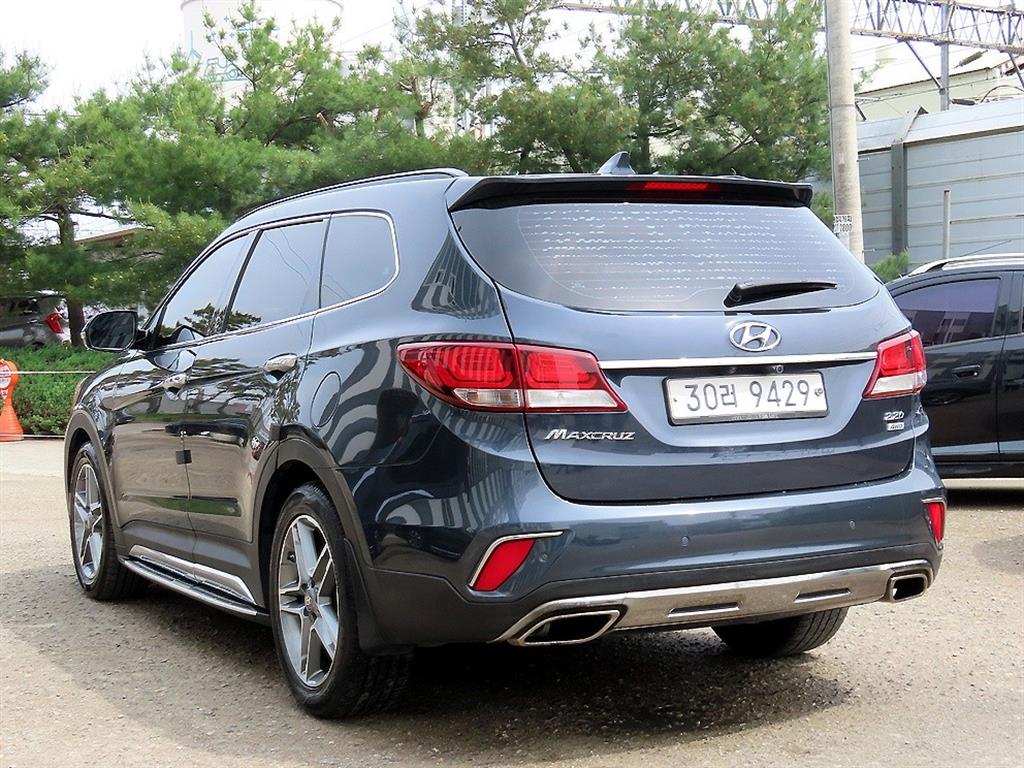 HYUNDAI Maxcruz - Vista 3