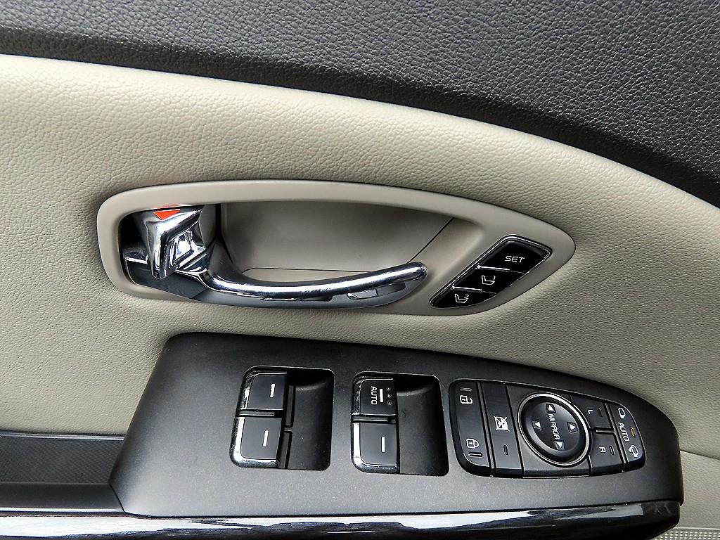 KIA Carnival - Vista 11
