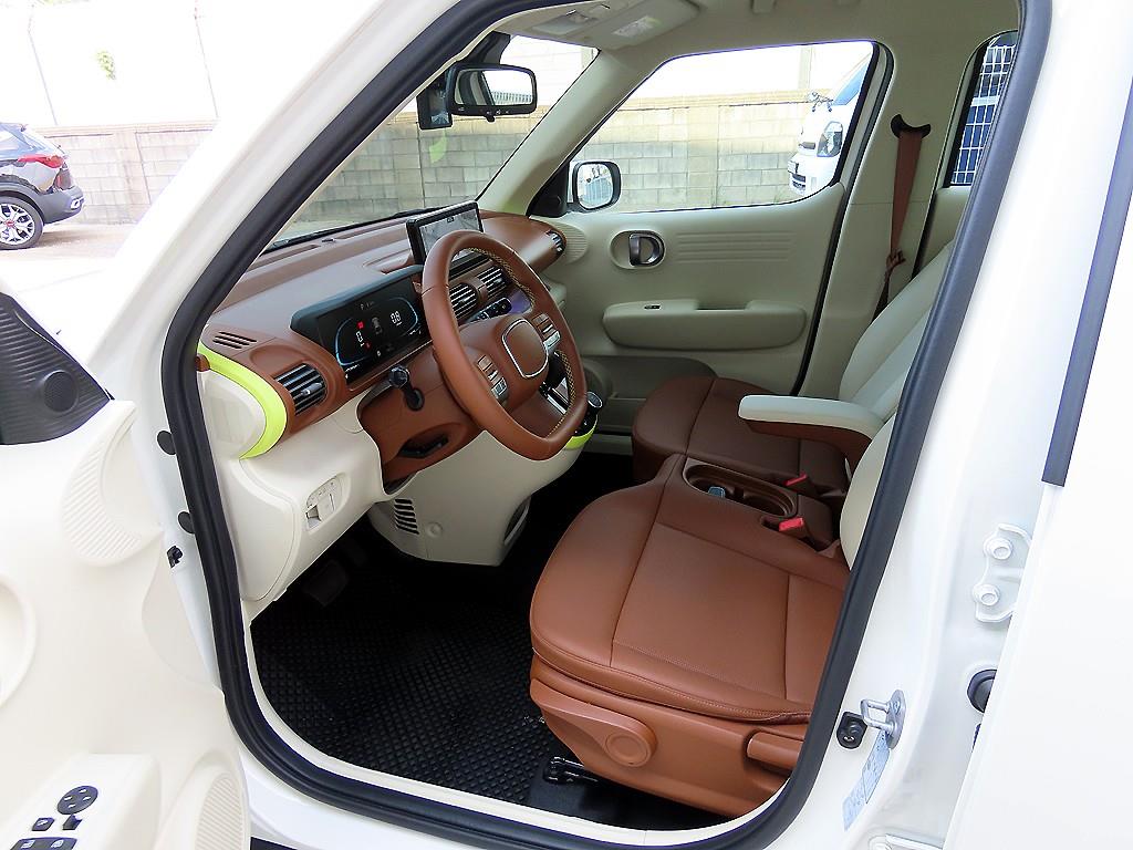 HYUNDAI Casper - Vista 5