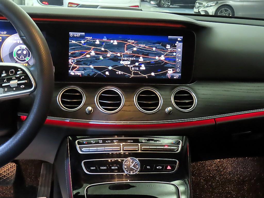 Mercedes Benz E class - Vista 11