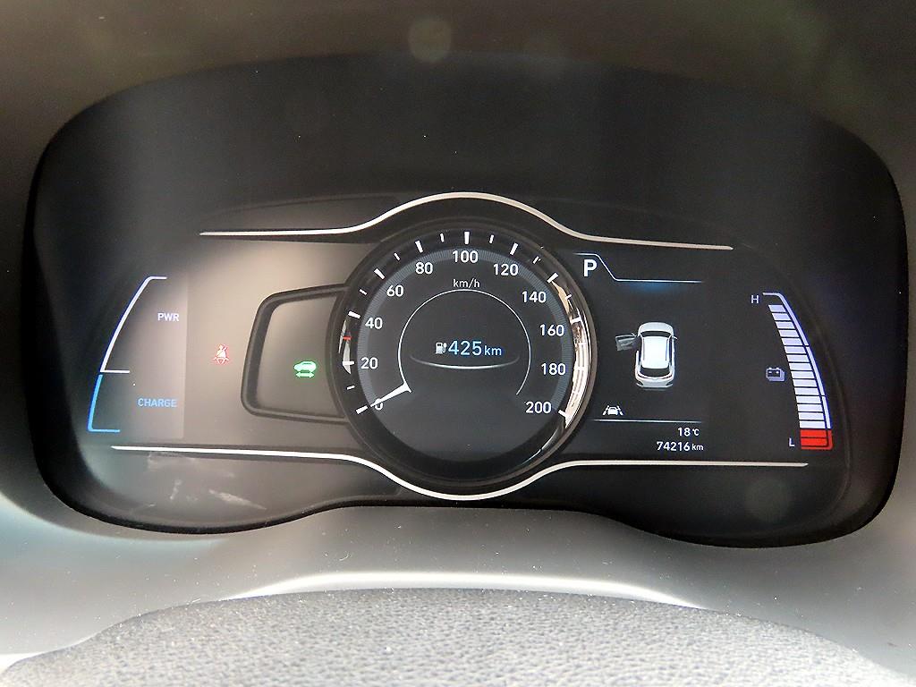 HYUNDAI Kona - Vista 9