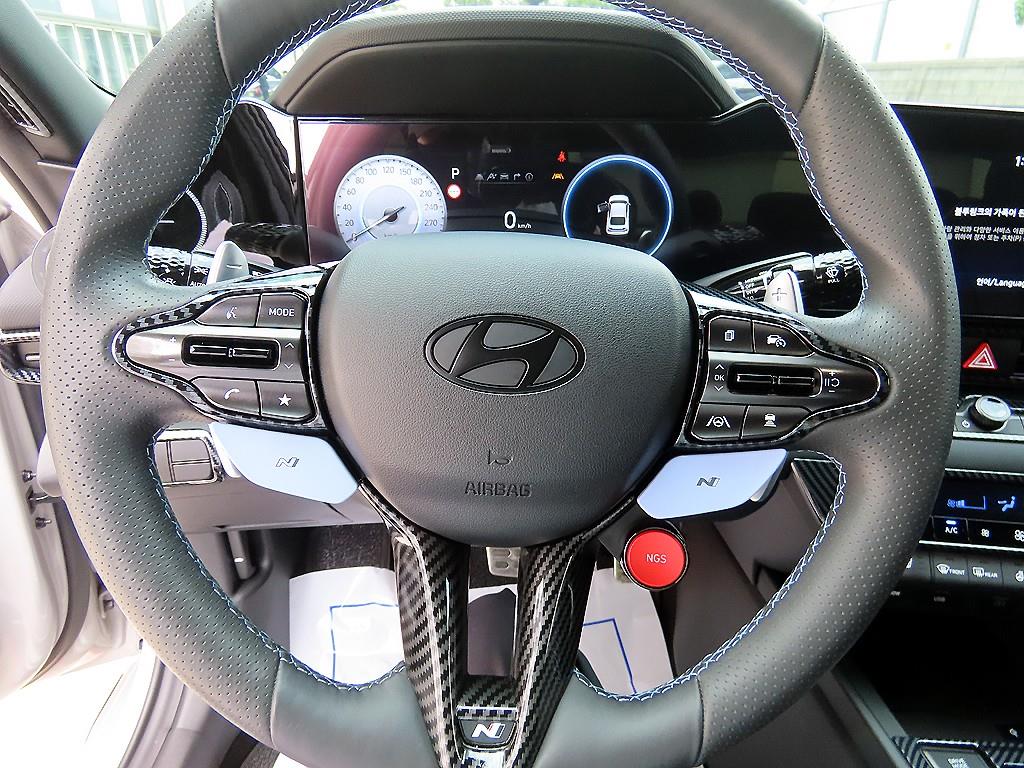 HYUNDAI Avante - Vista 8