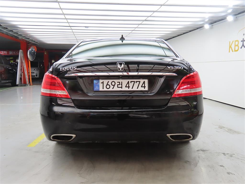 HYUNDAI Equus - Vista 3