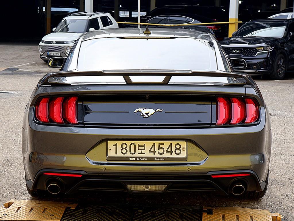 Ford Mustang - Vista 5