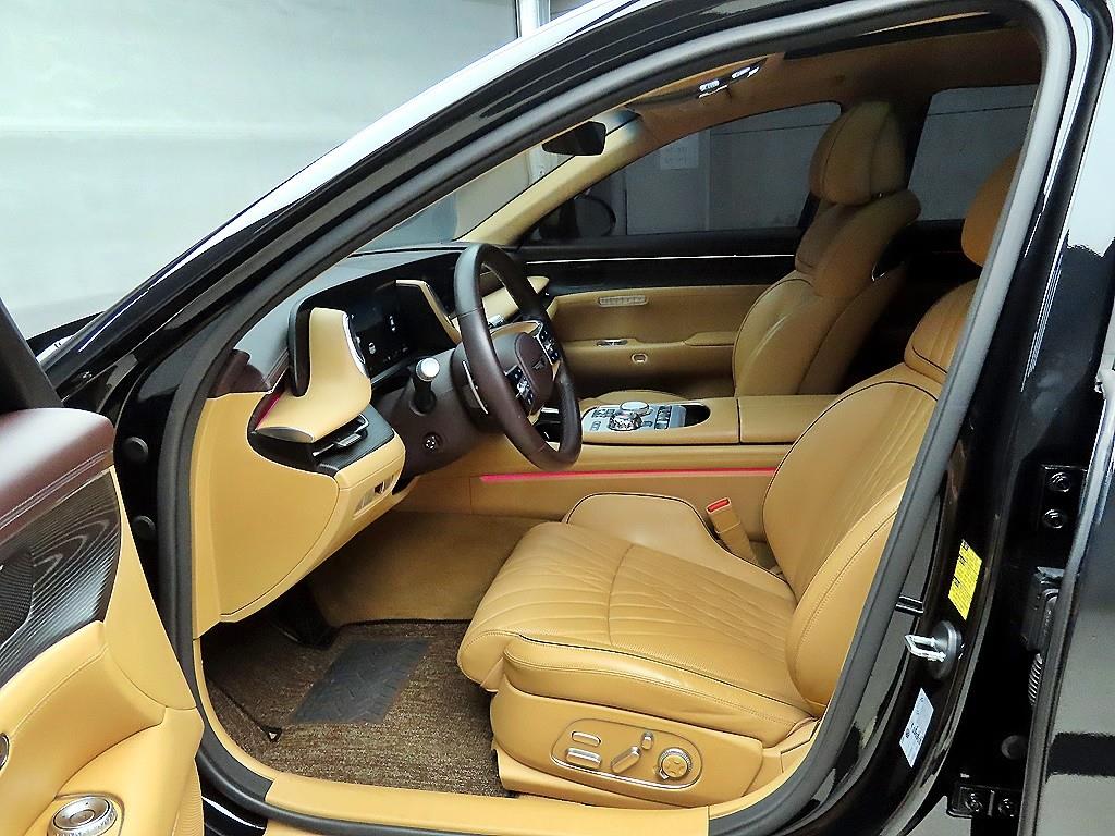 Genesis G90 - Vista 5