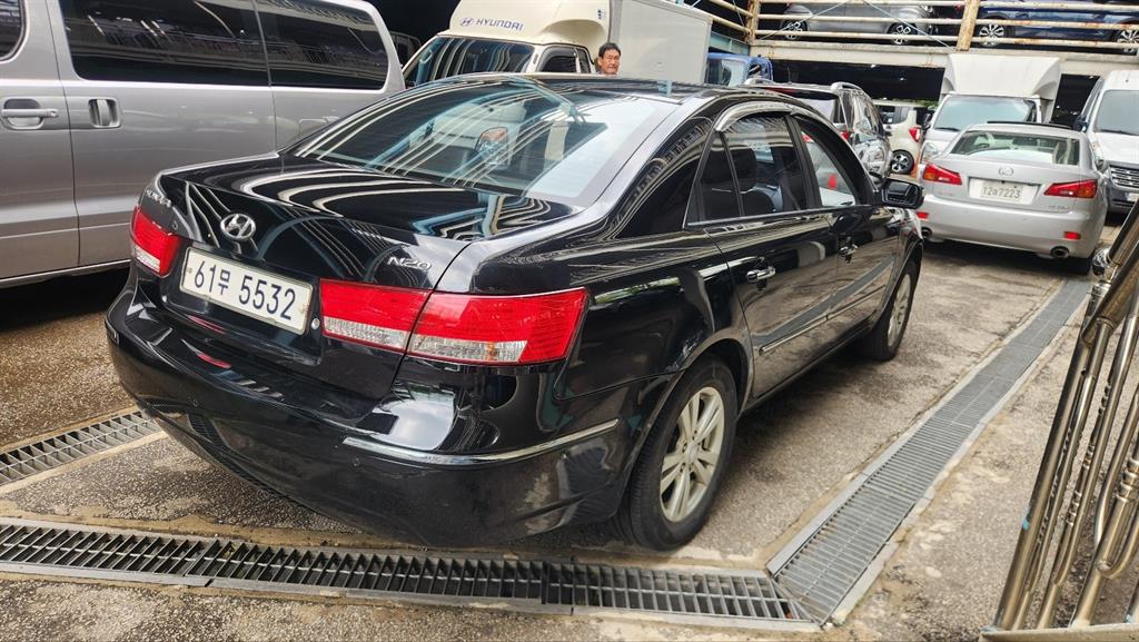 HYUNDAI Sonata - Vista 4