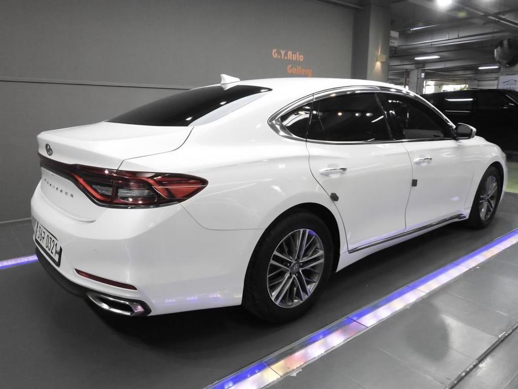 HYUNDAI Grandeur - Vista 3