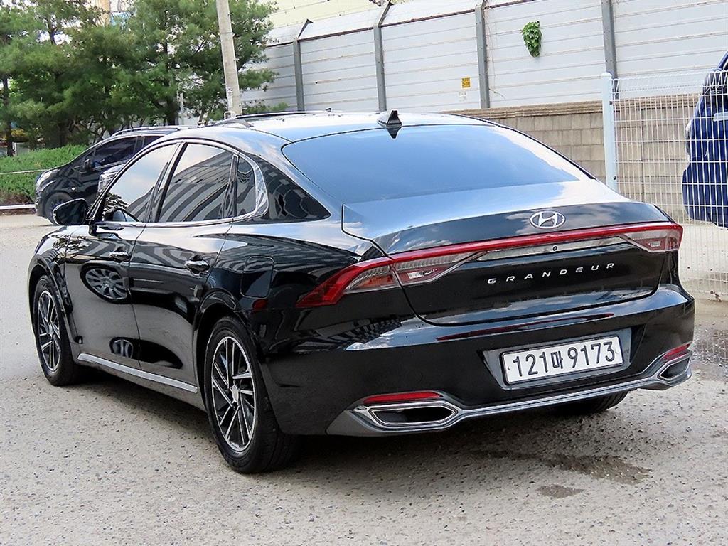 HYUNDAI Grandeur - Vista 3