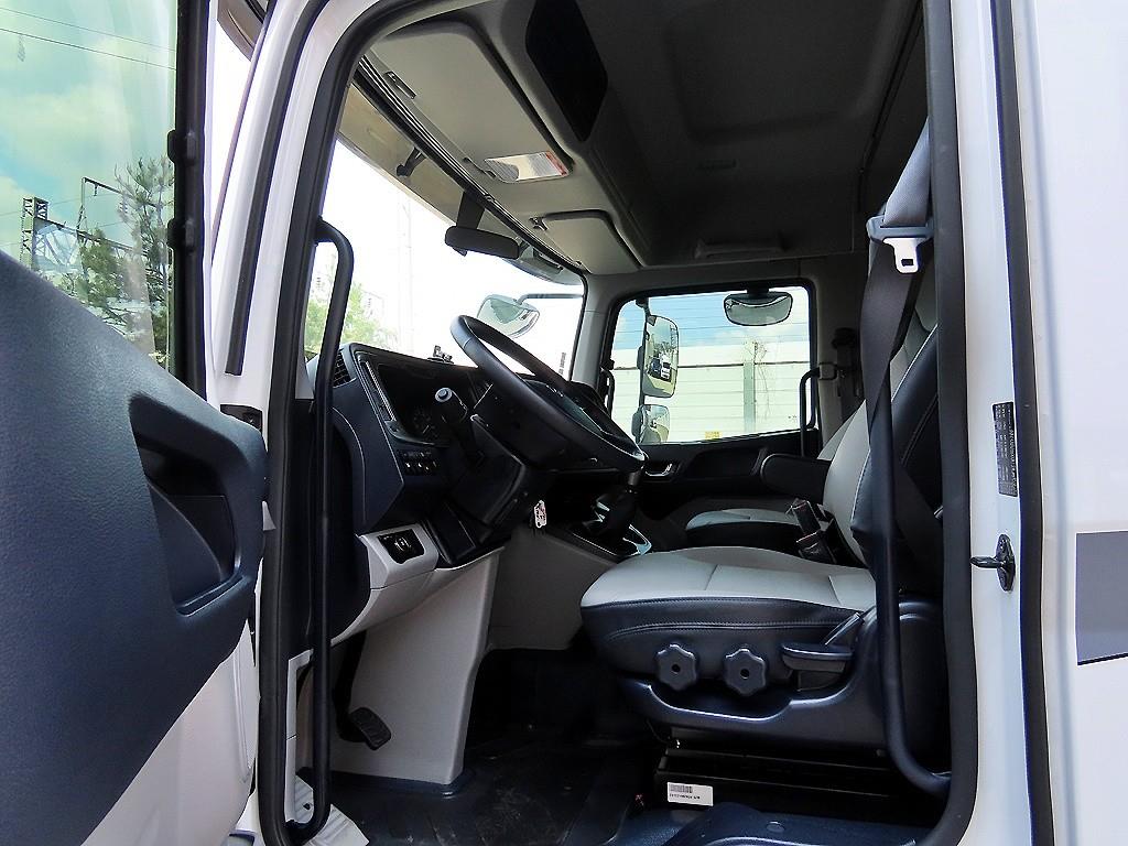 medium and large cargo truck - Vista 8