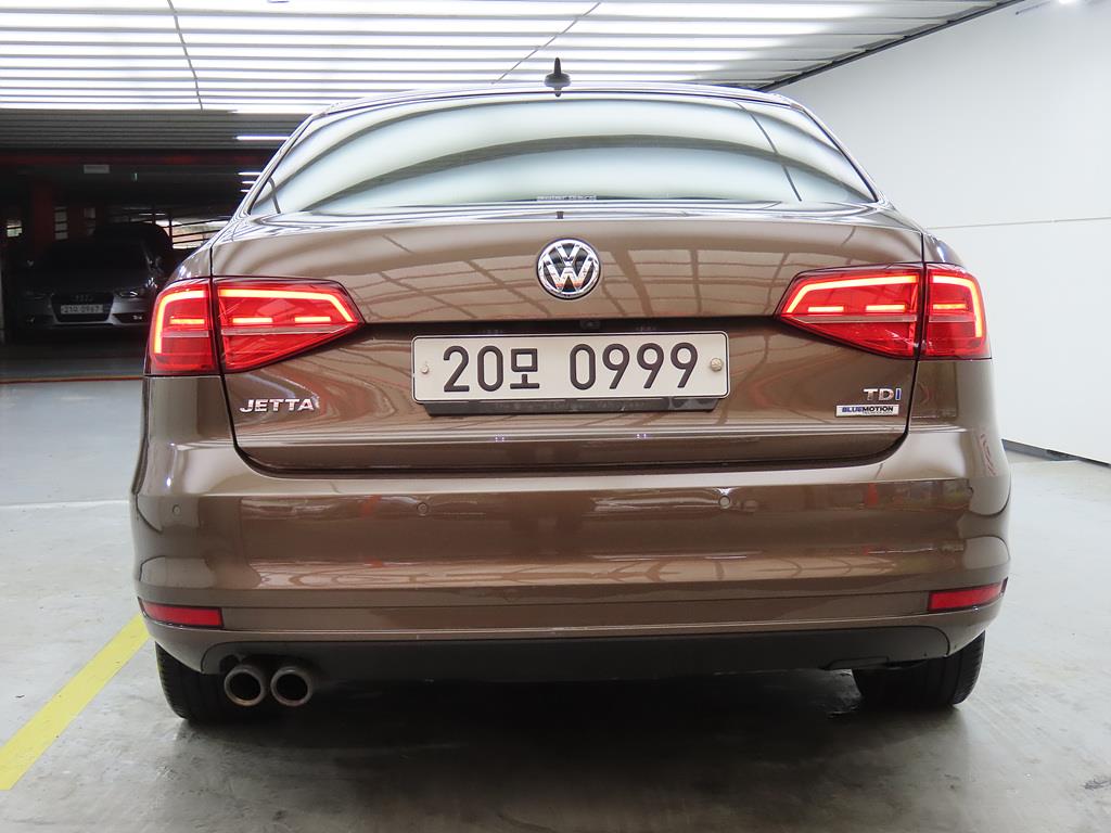 Volkswagen Jetta - Vista 4