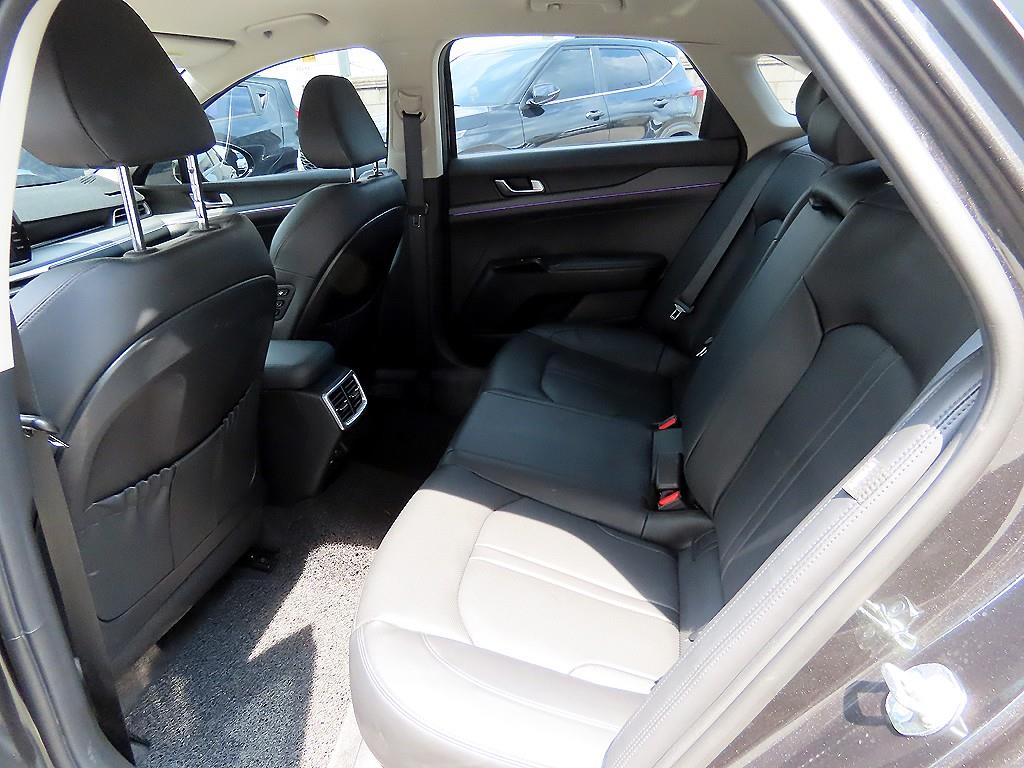 KIA K5 - Vista 6