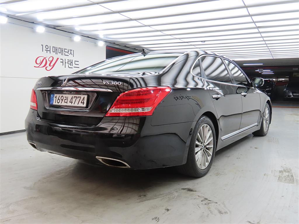 HYUNDAI Equus - Vista 4