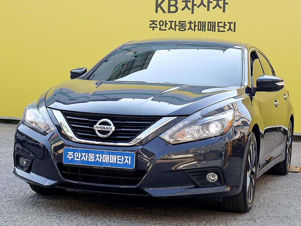 Nissan Altima - Vista 3