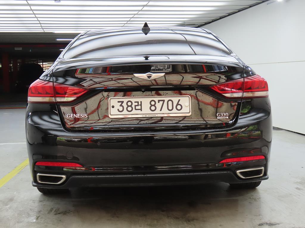 HYUNDAI Genesis - Vista 3