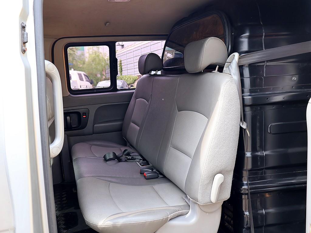 HYUNDAI Starex 2011 Blanco - Importación desde Corea - HF Imports Iquique - Foto 12