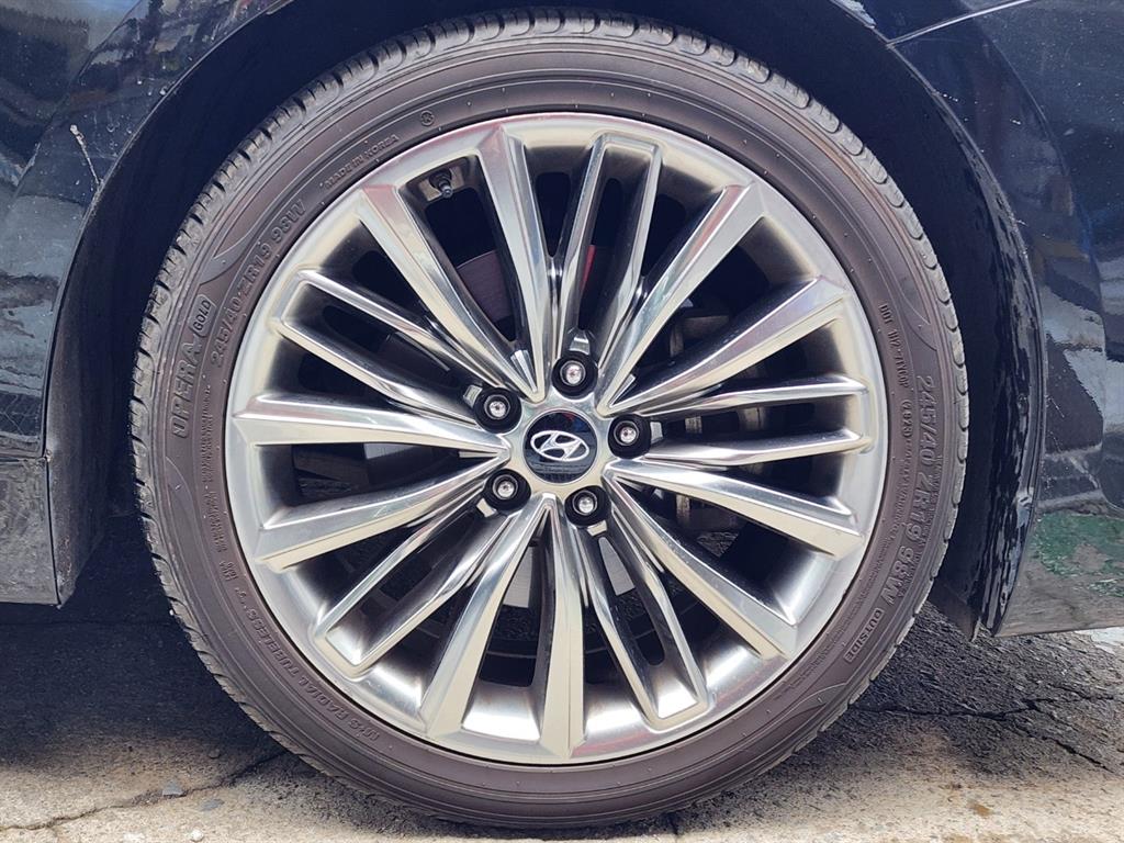 HYUNDAI Grandeur - Vista 5