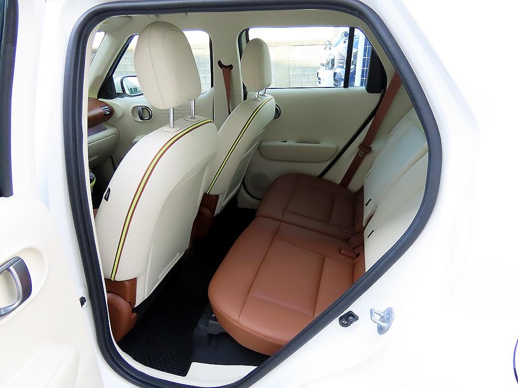 HYUNDAI Casper - Vista 6