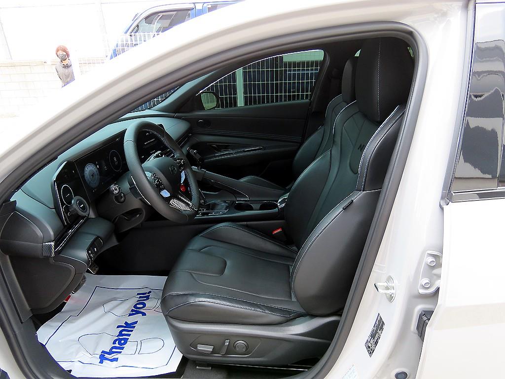 HYUNDAI Avante - Vista 5