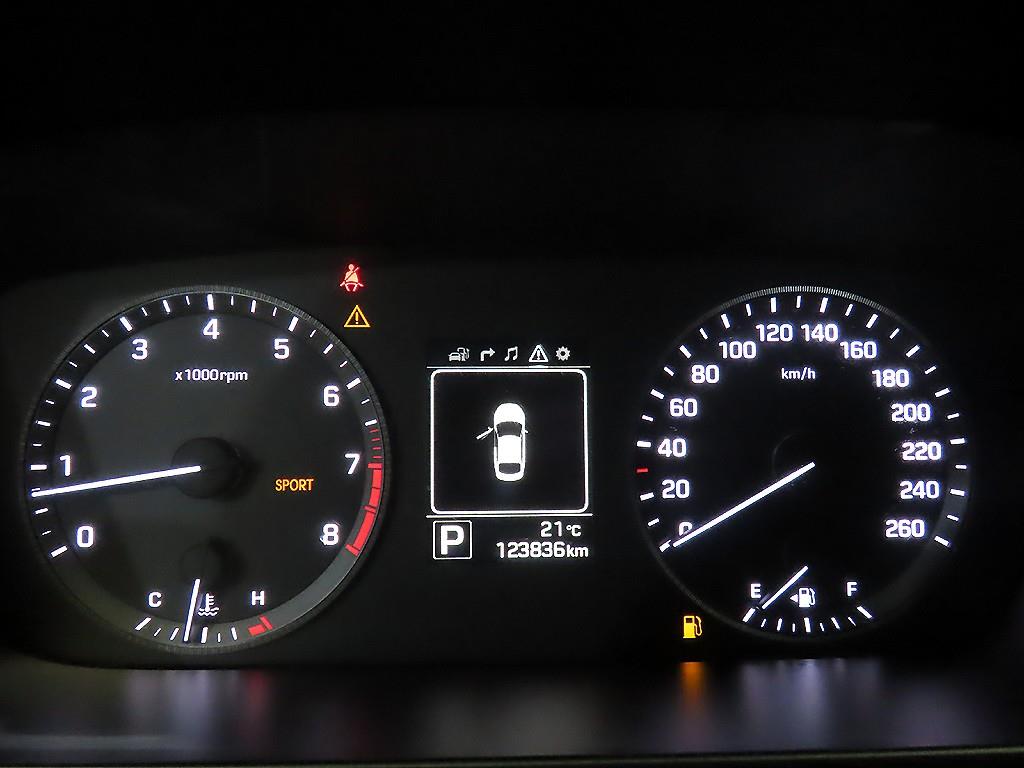 HYUNDAI Sonata - Vista 9