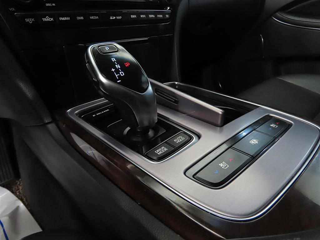 HYUNDAI Equus - Vista 11
