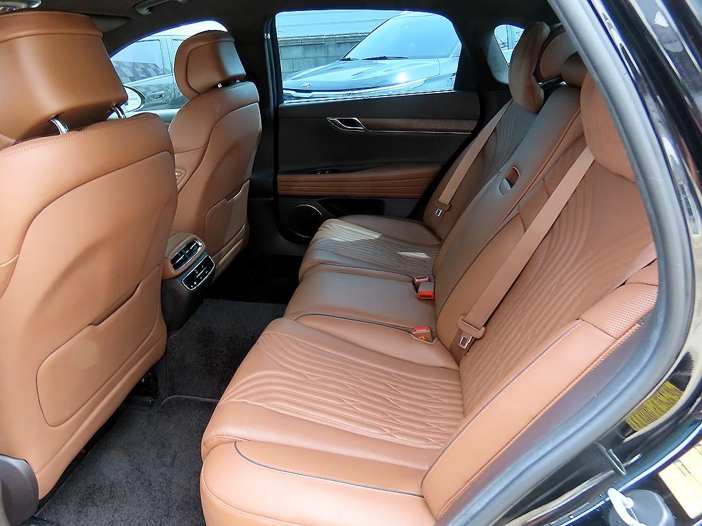 Genesis G80 - Vista 6