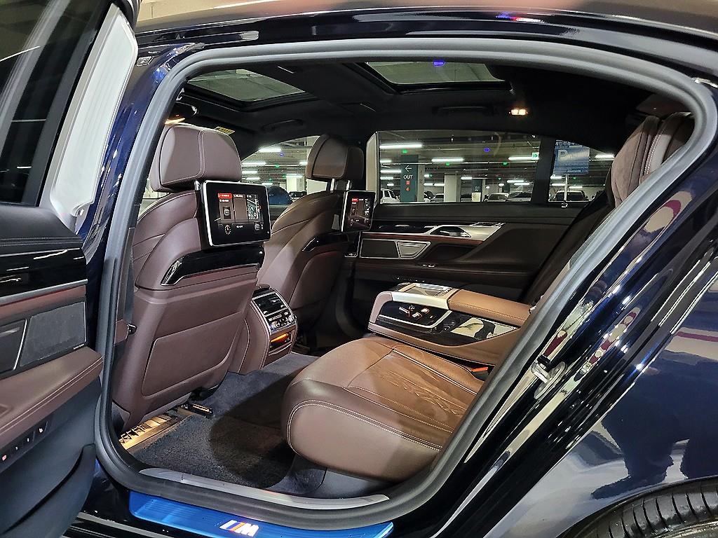 BMW 7 Series - Vista 8