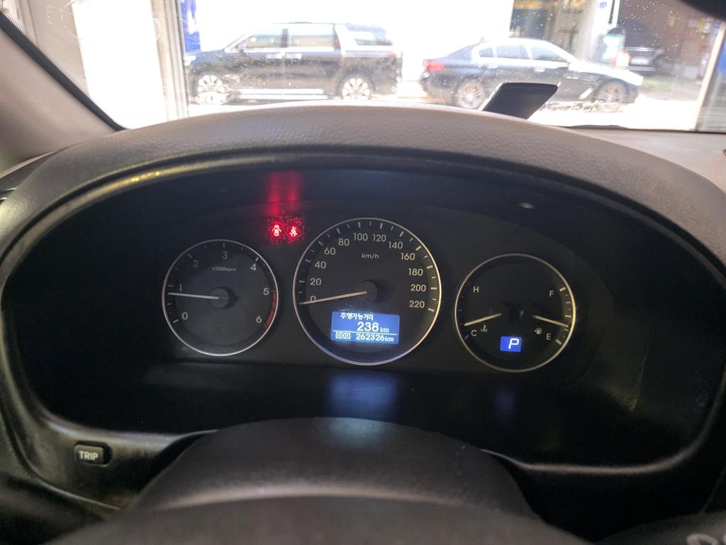HYUNDAI Starex - Vista 6
