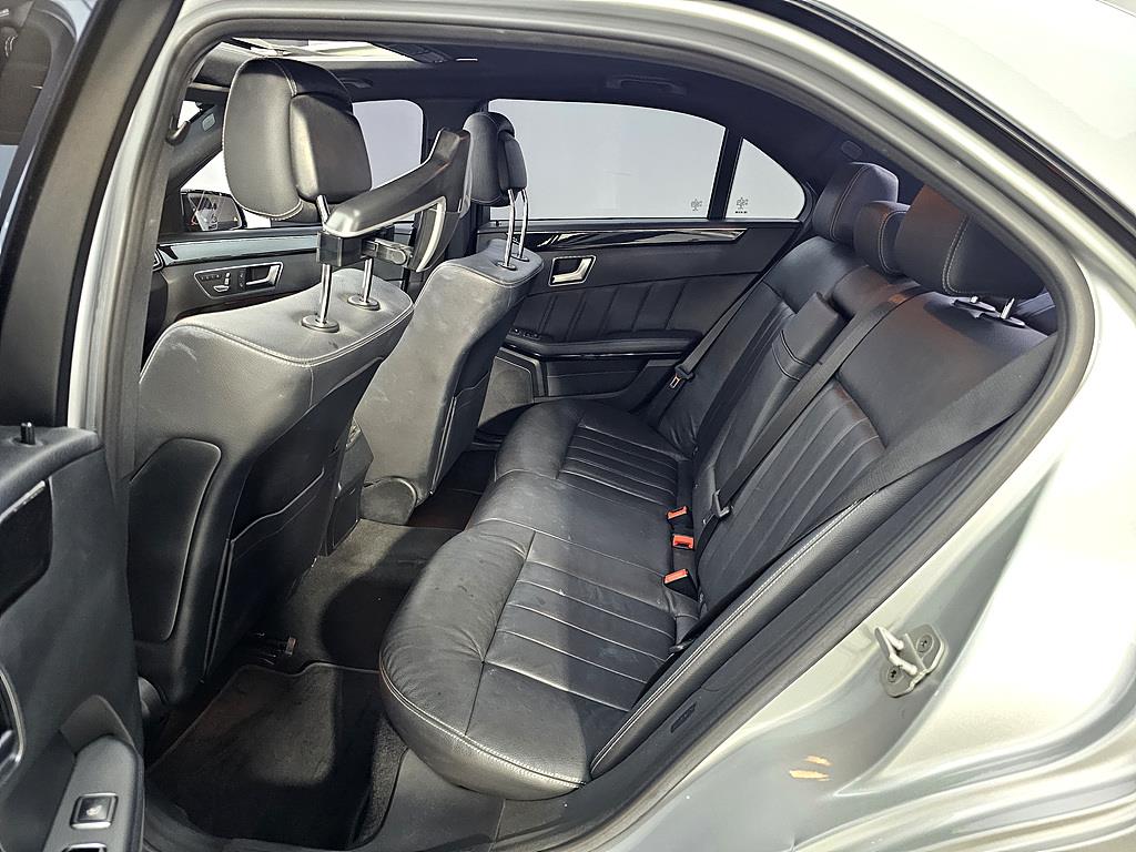 Mercedes Benz E class - Vista 9