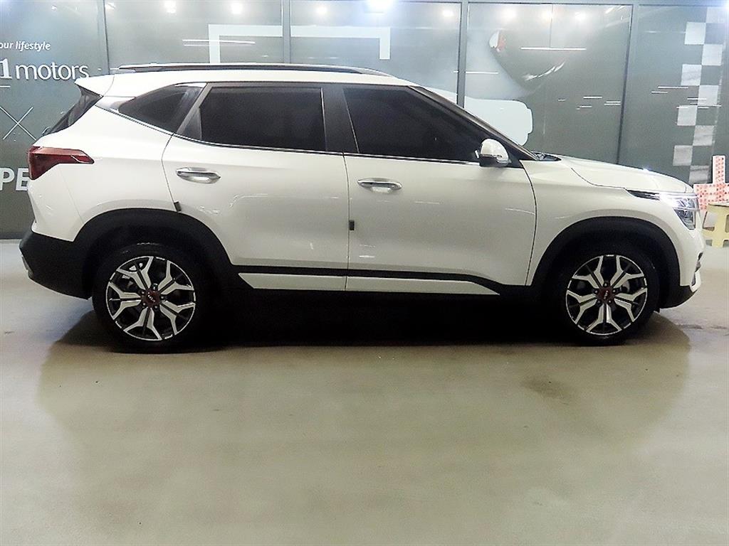 KIA Seltos - Vista 3