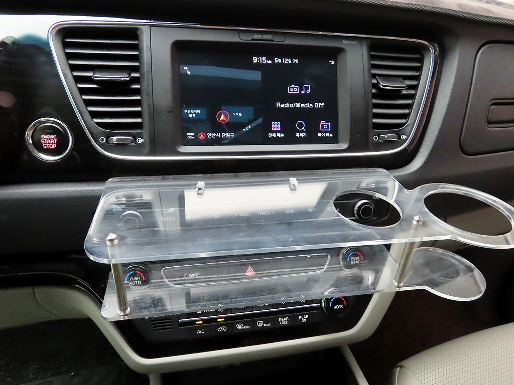 KIA Carnival - Vista 9