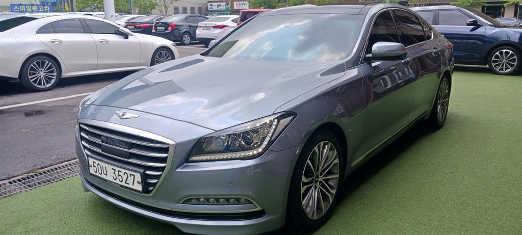 HYUNDAI Genesis - Vista 2
