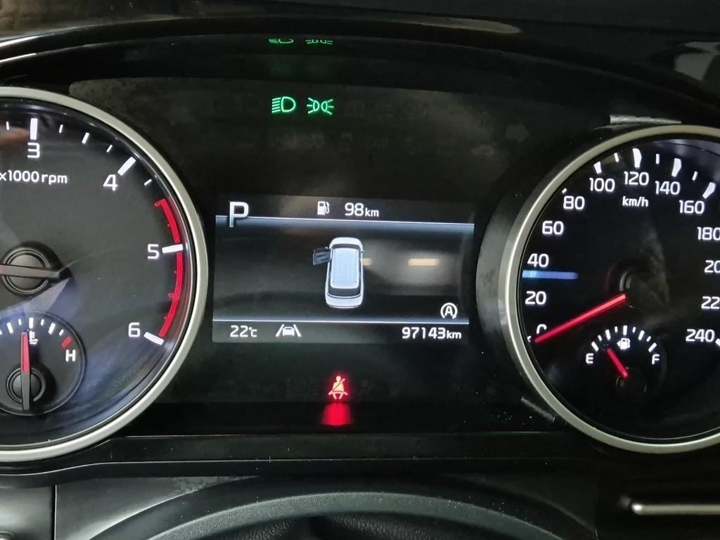 KIA Carnival - Vista 6